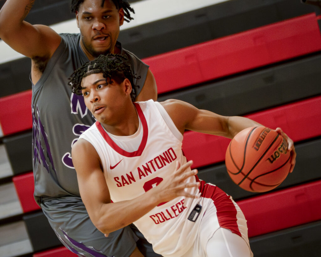 Armadillos, Men's Basketball