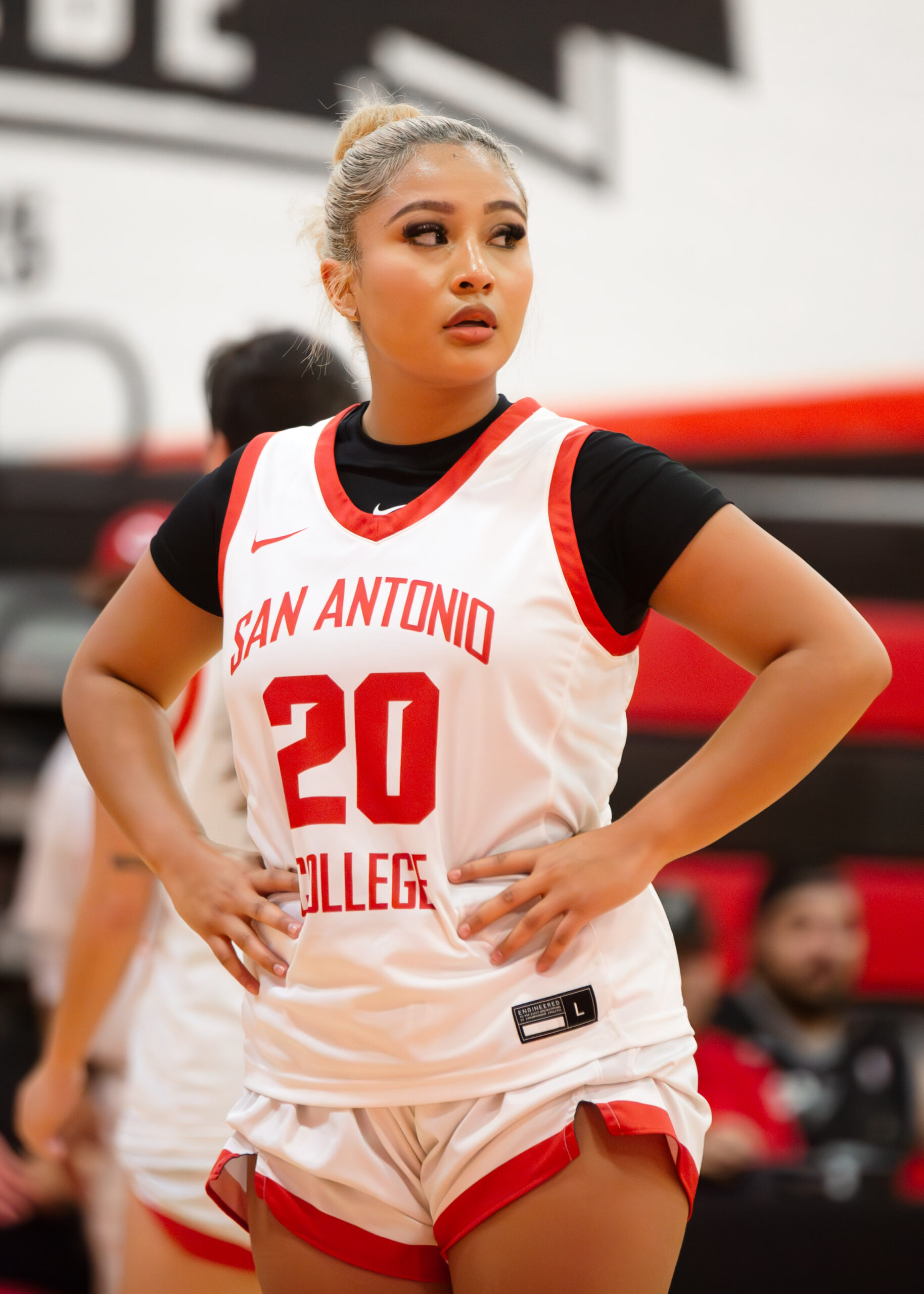 SAC's Islen Juarez played a strong defensive game against the St. Edwards University Hilltoppers at the Candler Physical Education Center Oct. 30. The Armadillos kept the pressure on in the fourth quarter, forcing turnovers by the Hilltoppers and earning more points off of steals. Photo by A. De Leon.