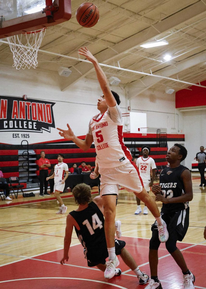SAC Center/Forward Luke Lopez shoots a layup at SAC’s Chandler Physical Education Center Wednesday. Photo by Thomas Solis.